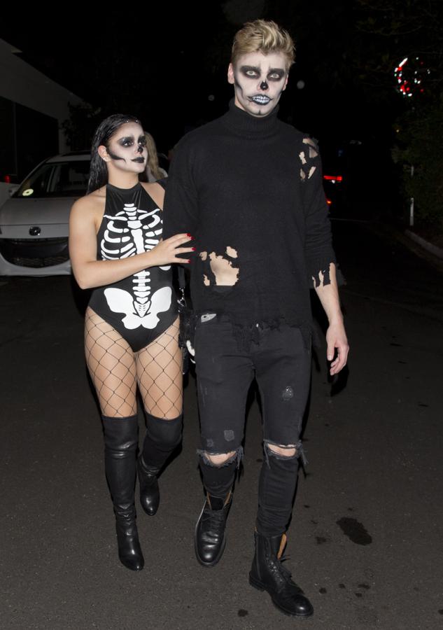 La actriz cayó en el clásico de 'disfraz de lo que sea pero sexy', con esta reinterpretación de un esqueleto.