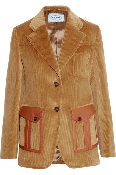 Chaqueta de pana con detalles en cuero de Prada. Precio: 1.790 euros