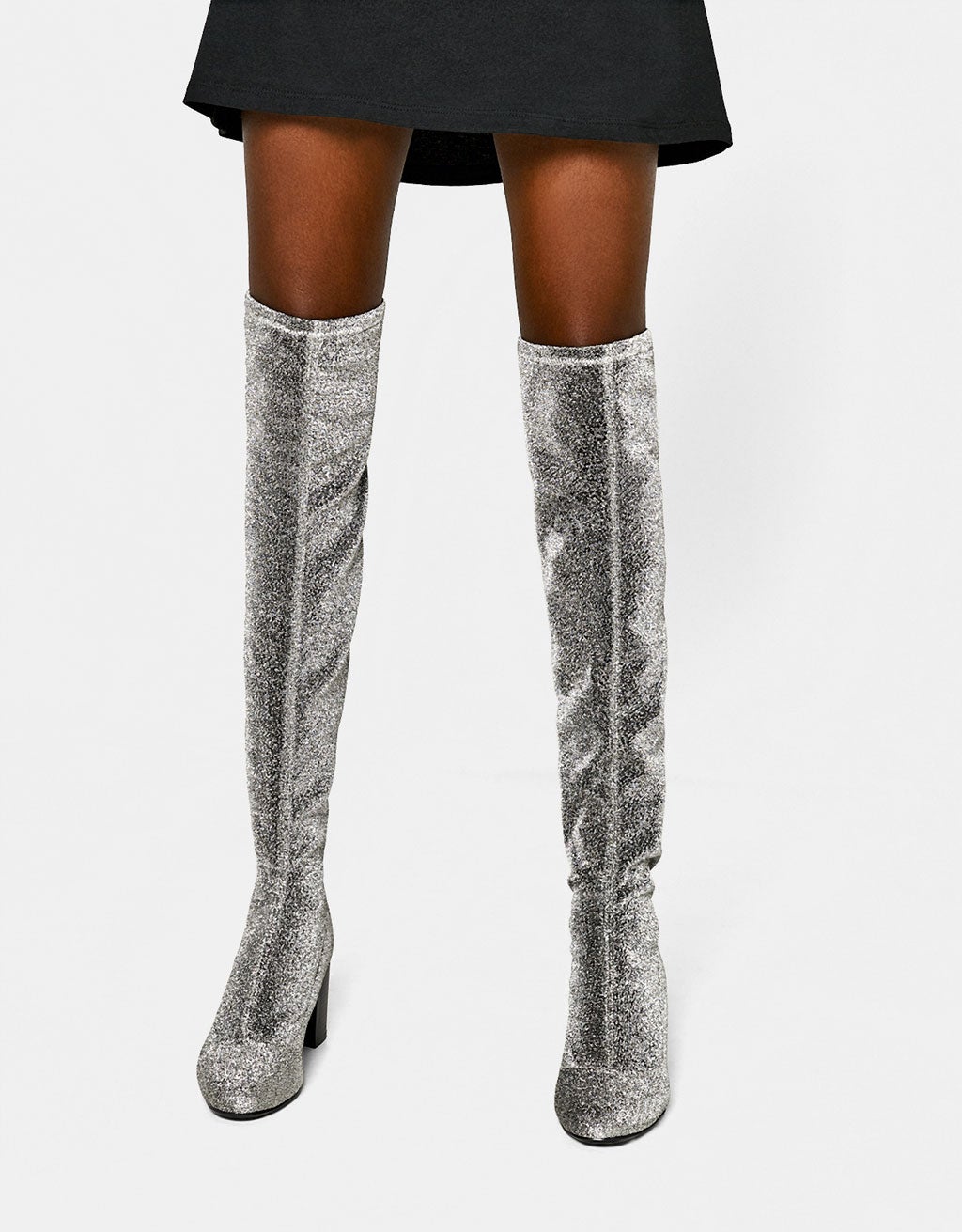 Son botas XXL y las puedes encontrar en Bershka por 49,99 €.