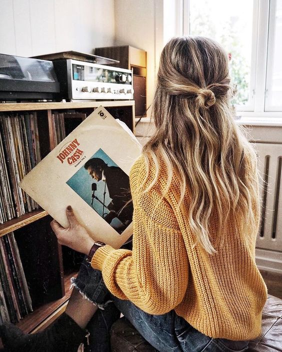 Escucha música. Solo tienes que elegir dónde y con qué medio dispositivo ponerte a escuchar esas canciones que te hacen sentir especial, te hacen pensar o simplemente te motivan.