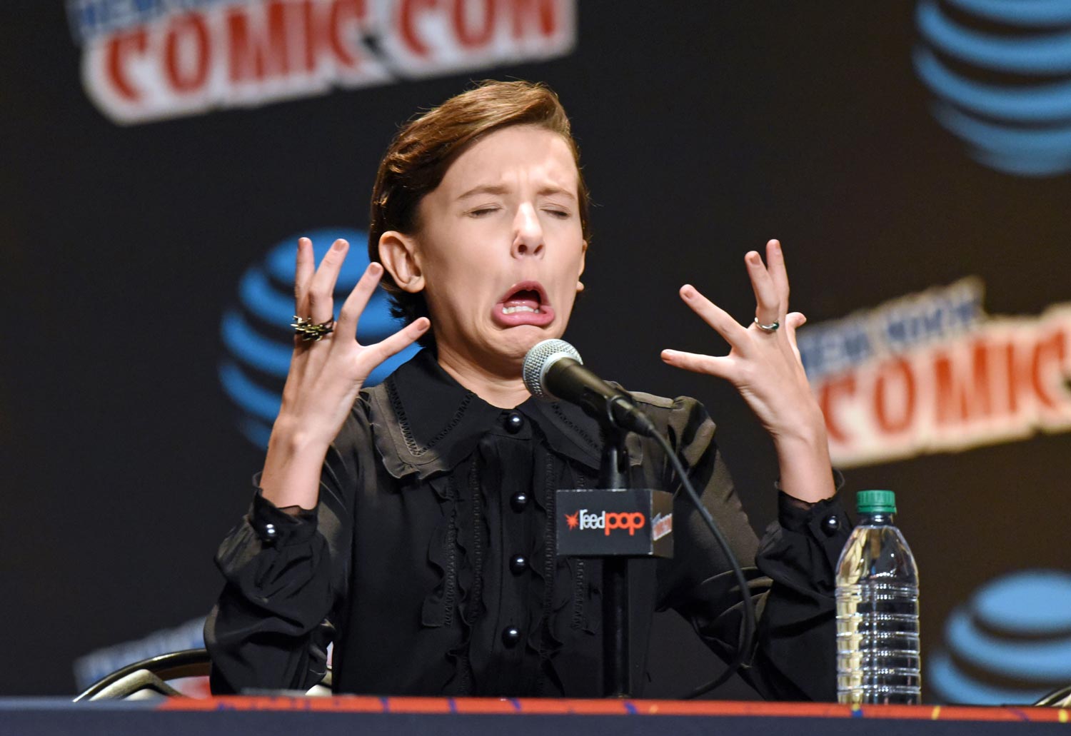 Su primer beso (tan solo tiene 13 años) fue en el rodaje de 'Stranger Things', con su compañero de reparto Finn Wolfhard.