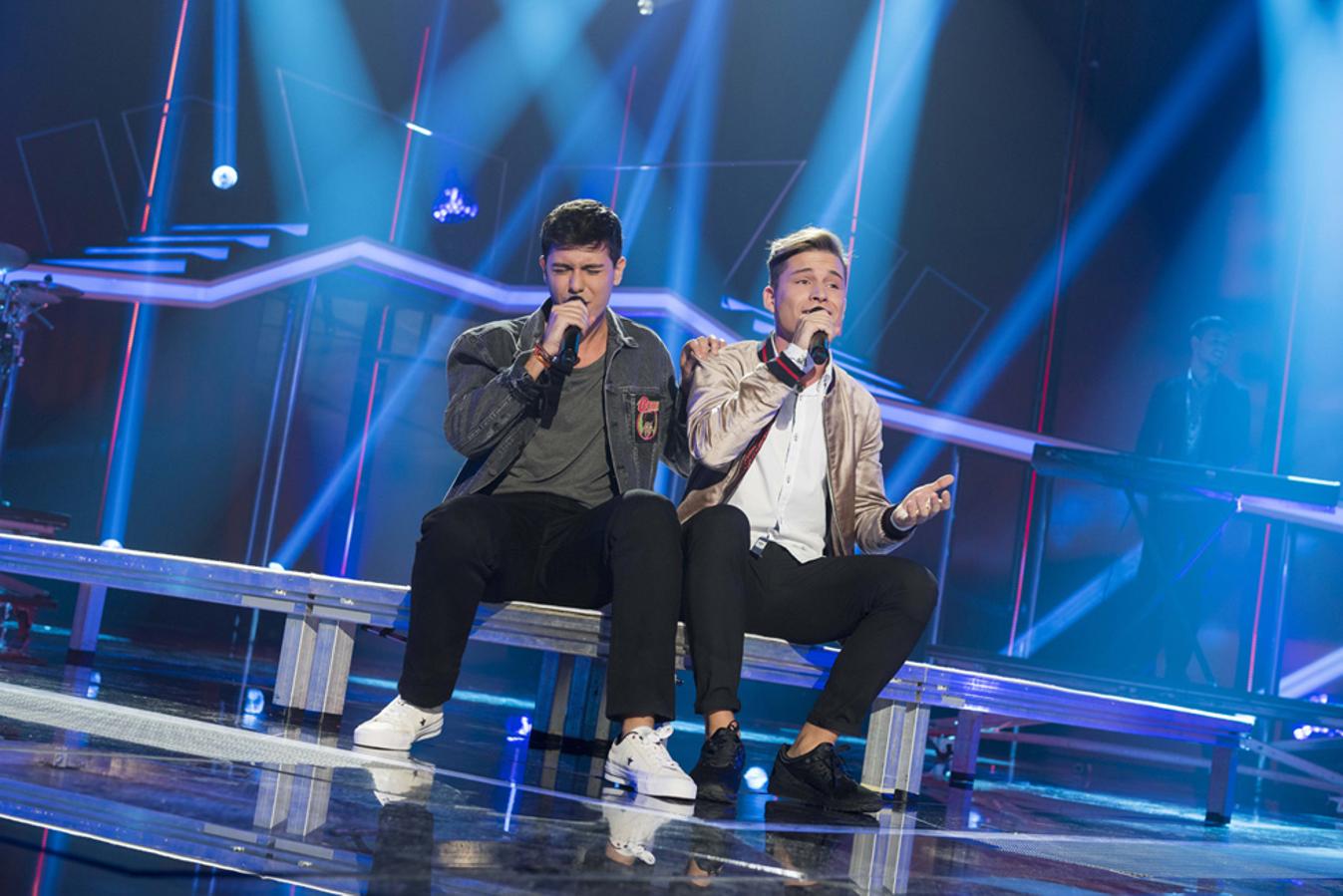 Cantaron "Everytime You Go Away" (Paul Young)