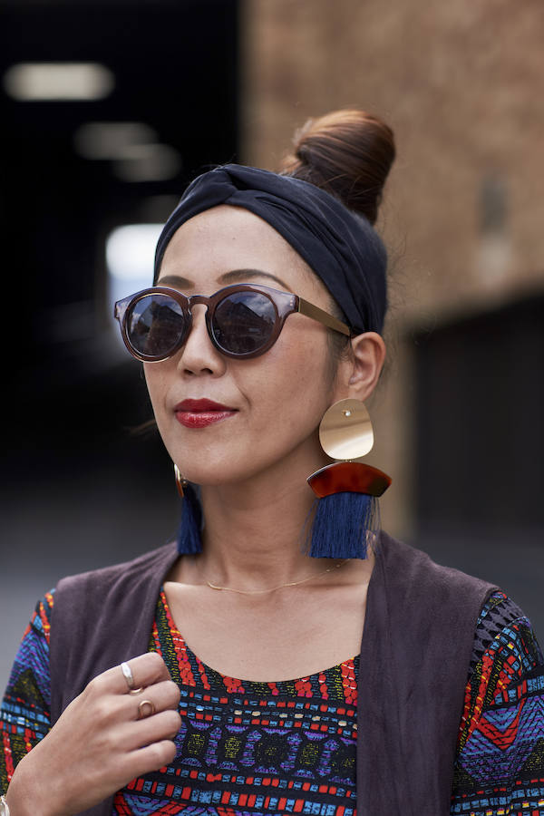 Con flecos, esfera dorada y nácar