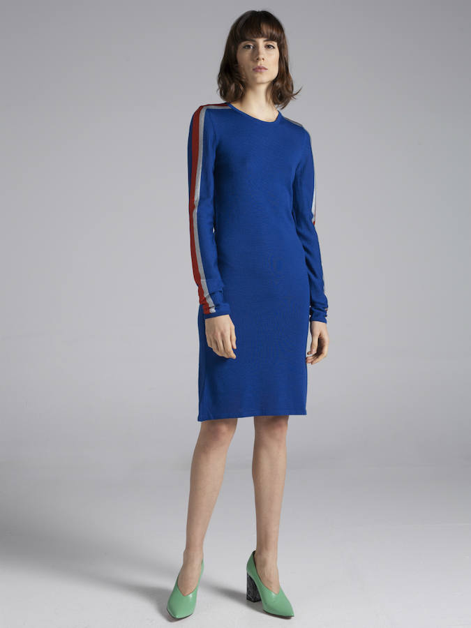 Vestido de punto de estilo deportivo de Moisés Nieto. Precio sin descuento: 249 euros.