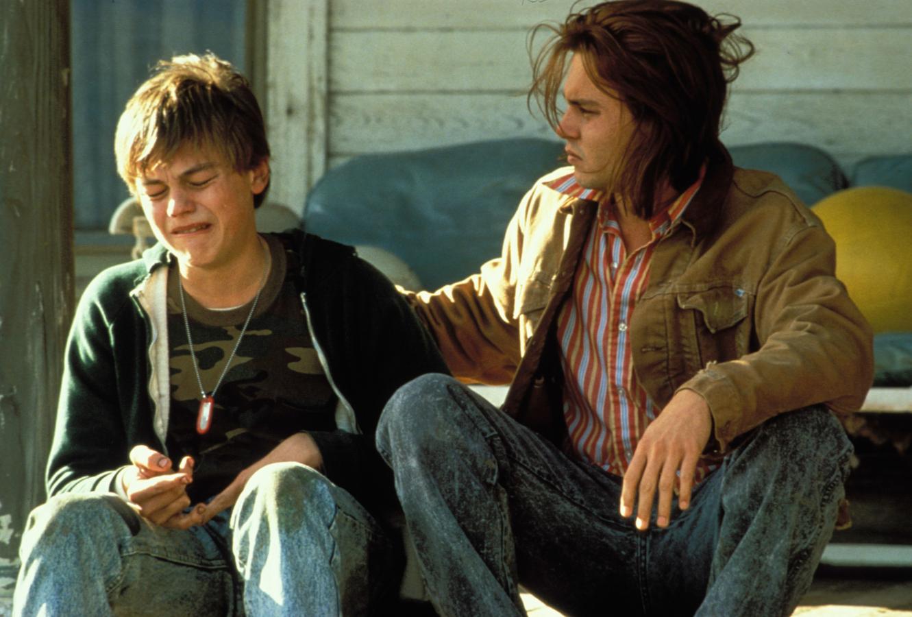 Aunque su debut en el cine fue en la película 'Critters 3', en 1991, fue en '¿A quién ama Gilbert Grape' donde Leonardo Dicaprio enamoró a la crítica, el público y la indistria con su lograda (y complicadísima) interpretación de Arnie. Tanto fue así, que el papel le valió la nominación al Oscar y el Globo de Oro con solo 19 años.