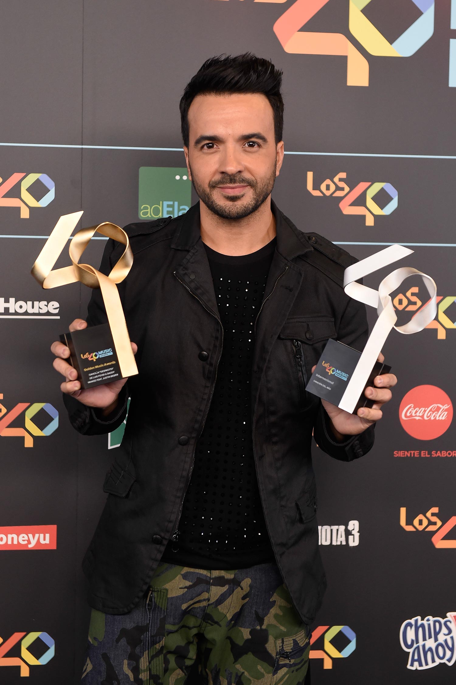 Luis fonsi, premiado doblemente