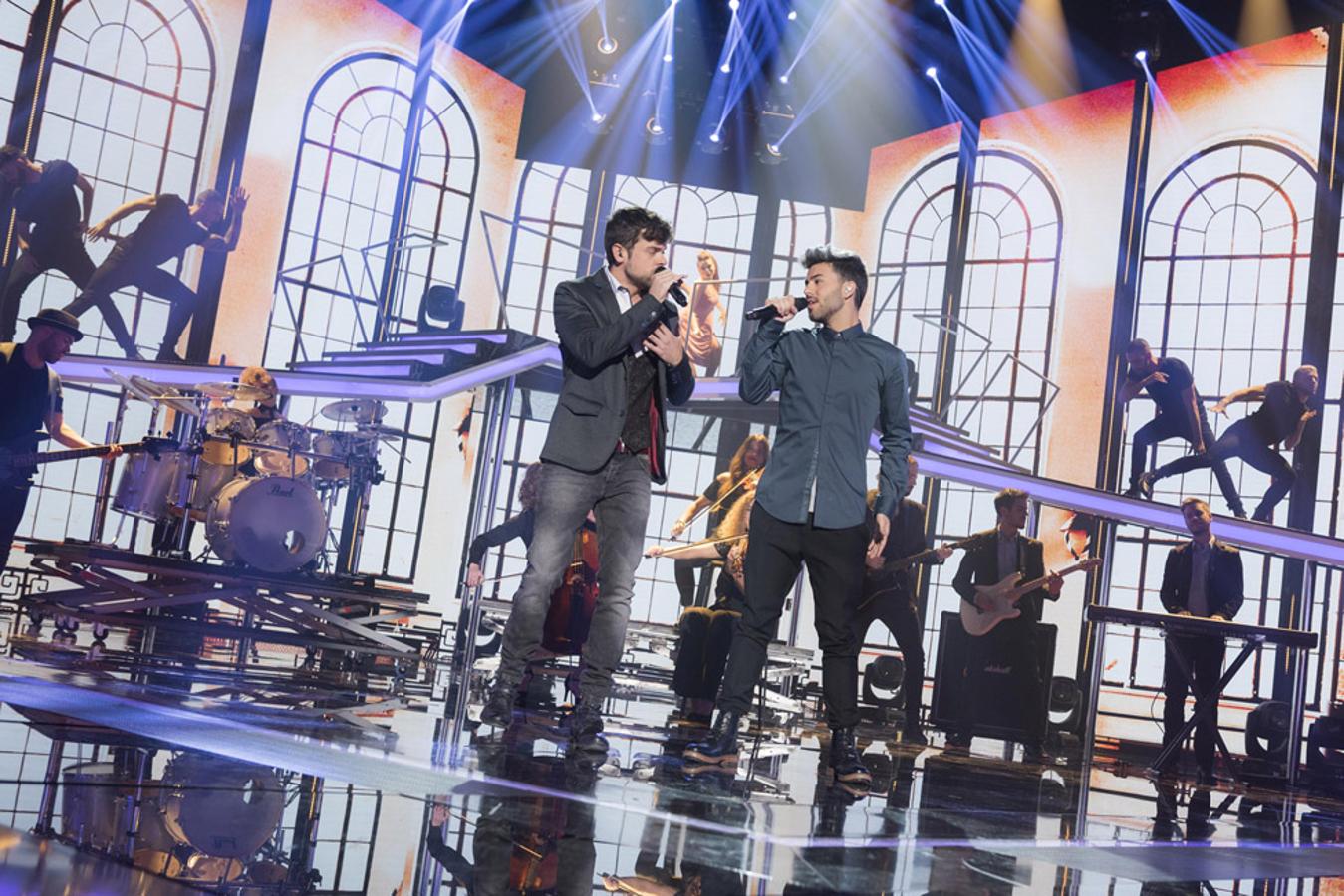 Interpretaron 'Mientes' de Camila.