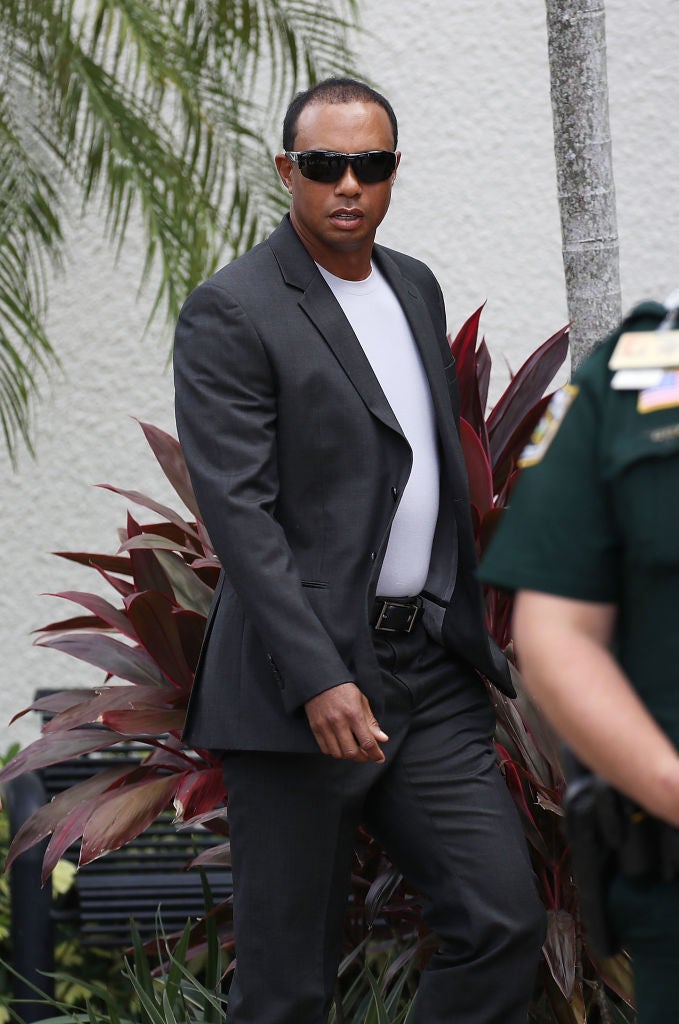 El rey del golf Tiger Woods ha tenido un recorrido de lo más escandaloso. Su vida privada y sexual se ha hecho pública en varias ocasiones a pesar de haber pasado por un centro de rehabilitación al que él mismo decidió ingresar.