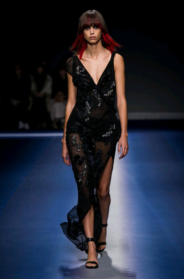 Y para una opción más 'sencilla', Versace. Quién lo iba a decir...