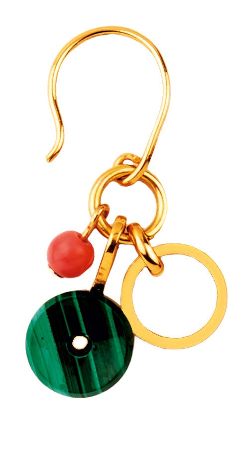 Pendientes de la mano de la artista minimalista Elena Rhoner.