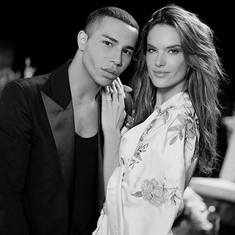 Oliver Rousteing, director creativo de Balmian, junto a "su ángel" Alessandra Ambrosio. Foto: Instagram de Oliver Rousteing.