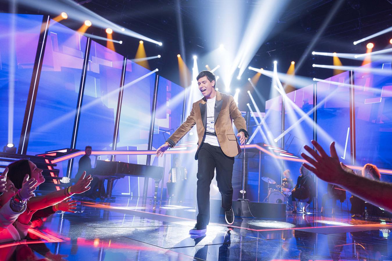 Por sorpresa, Alfred se hizo con el título de favorito de la noche.