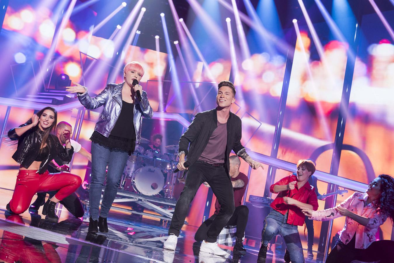 Los concursantes cantaron 'Dancing in the moonlight'.