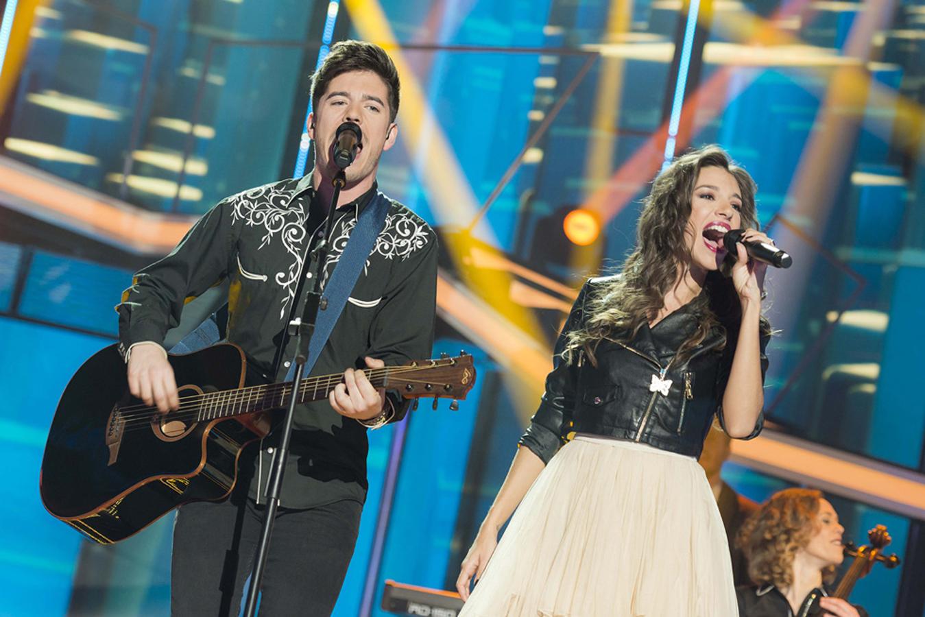 Cantaron a dúo el tema de Shawn Mendes: 'There's nothing holding me back'.