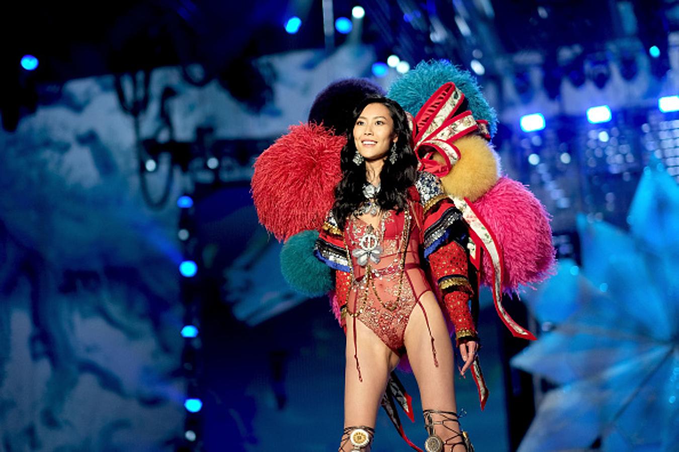 En 2009 fue el primer ángel de Victoria's Secret de origen asiático y desde entonces no carrera ha sido imparable: imagen de Mango, desfila para los mejores diseñadores del mundo. La china se ha embolsado 6.5 millones de dólares.