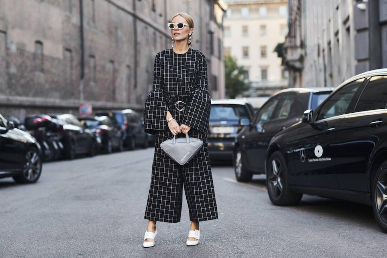 Marca la diferencia también con los complemetos y reutiliza tus pendientes de fiesta.