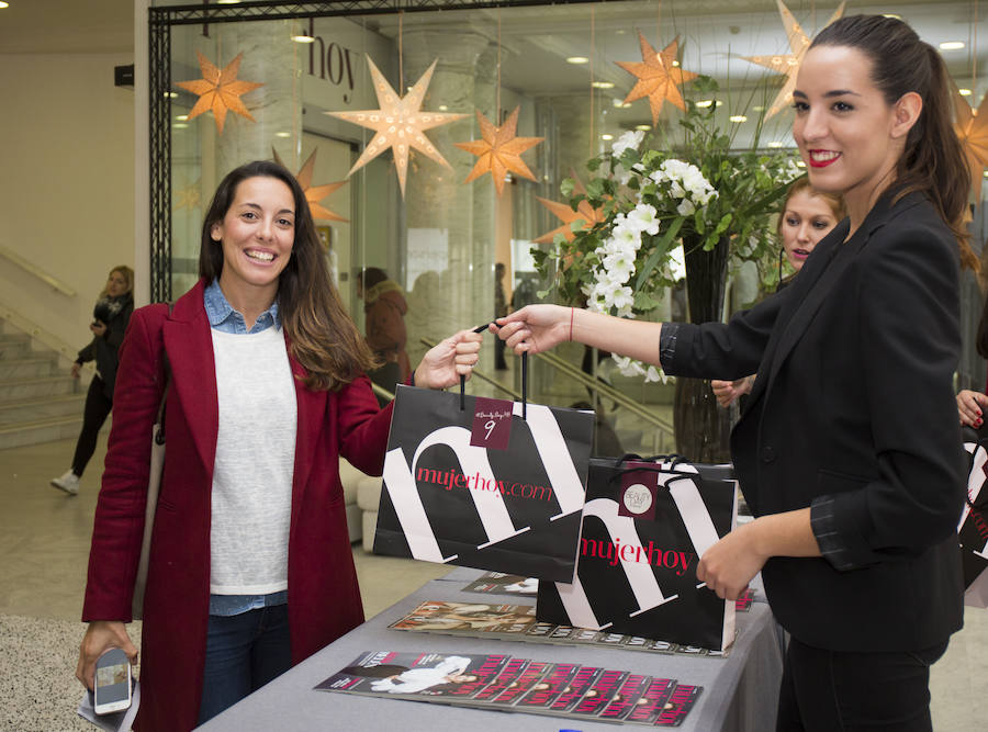 Las primeras 50 en llegar a nuestro Beauty Day se llevaron una bolsa de Mujerhoy con una selección de productos de belleza de las marcas que nos acompañaron en esta edición.