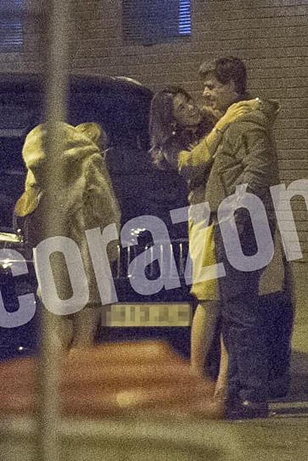 Cayteano Martínez de Irujo y unas amigas en Madrid.