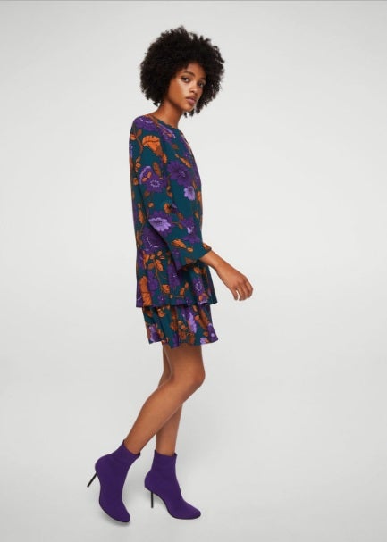 Vestido abertura con volantes de Mango: 29,99 euros.