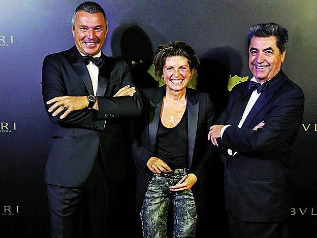 Babin, CEO de Bulgari, posa con los arquitectos Patricia Vel y Antonio Cittero, responsables del proyecto
