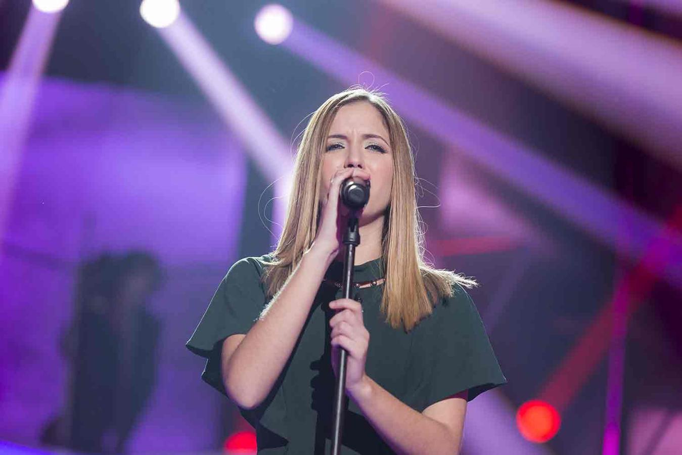 Mireya defendió el tema 'Cuando nadie me ve', de Alejandro Sanz.