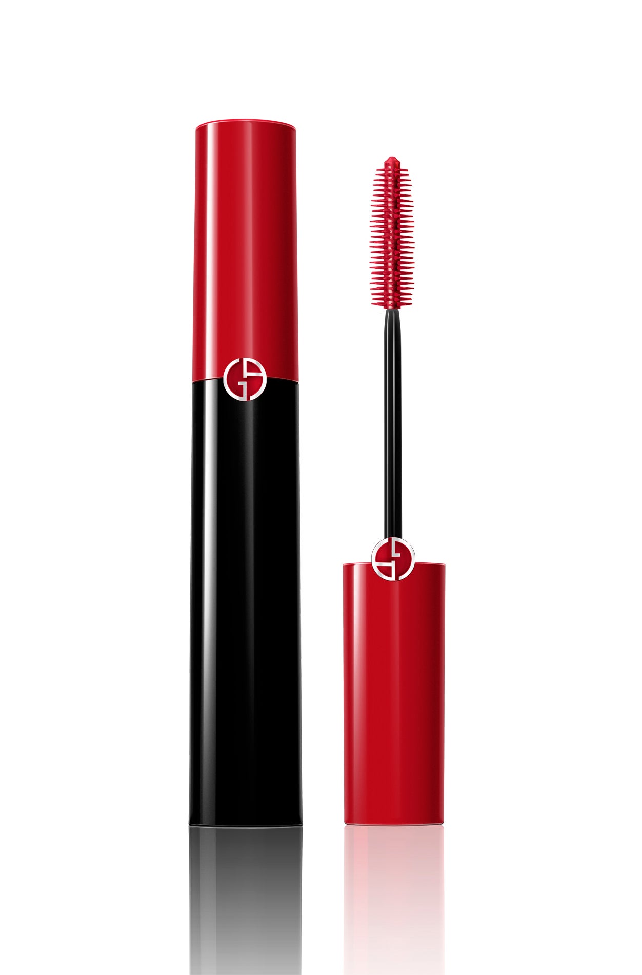 Una fórmula con un gel con textura que se adhiere a las pestañas para conseguir un volumen extra, una cobertura homogénea y uniforme de las pestañas. El cepillo de elastómoro rojo con conos dispuestos en filas alternas acentúa el volumen aún más. (24€)