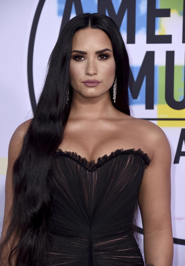 Su ruptura con uno de los bailarines de los Jonas Brothers la condujo directa, en 2010, a un centro de rehabilitación para personas con problemas emocionales.