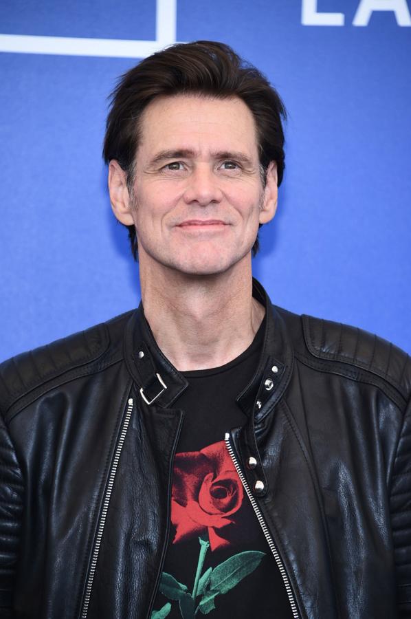 El actor sufrió mucho con la separación de la actriz Jenny McCarthy. Esto sumado a la falta de identidad, que ha admitido sufrir, le ha llevado a padecer depresión.