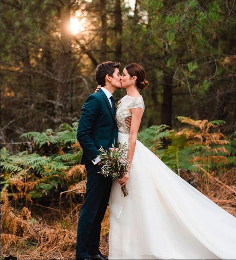 Con esta romántica imagen celebró con sus seguidores Dafne Fernández que se había casado con Mario Chavarría. La boda tuvo lugar el 2 de septiembre.