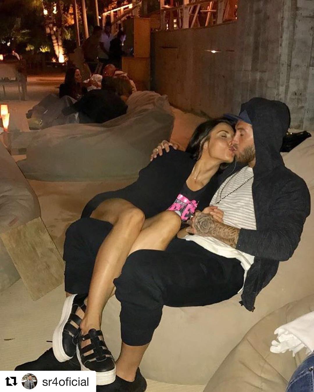 'El arte del kimono urbano. Os cuento más en mi blog. LINK EN BIO.// New post in my blog! Urban kimono. LINK IN BIO'