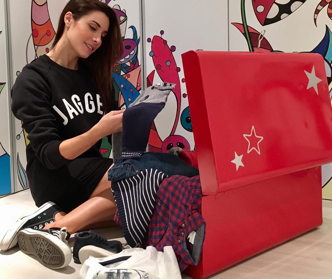 'Tarde en casa colocando la ropita de mis peques, qué cosas tan chulas he encontrado en @vertbaudet.es#losniñosprimero'