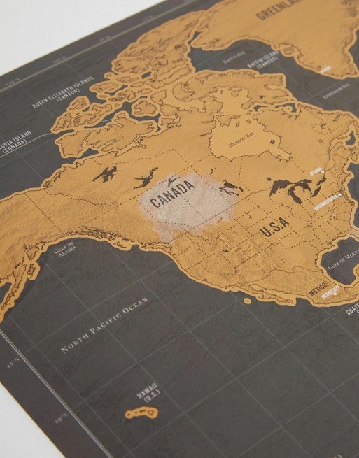 Poster de mapa para rascar de Asos: 22,99 euros.