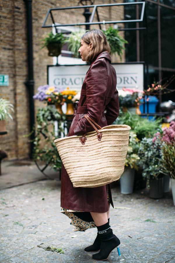 ¿Que te sobra una caja de lápices Alpino y otra de rotuladores Carioca? No pierdas la esperanza de usarlos: Vetemens diseñó estos botines calcetín con algo parecido.