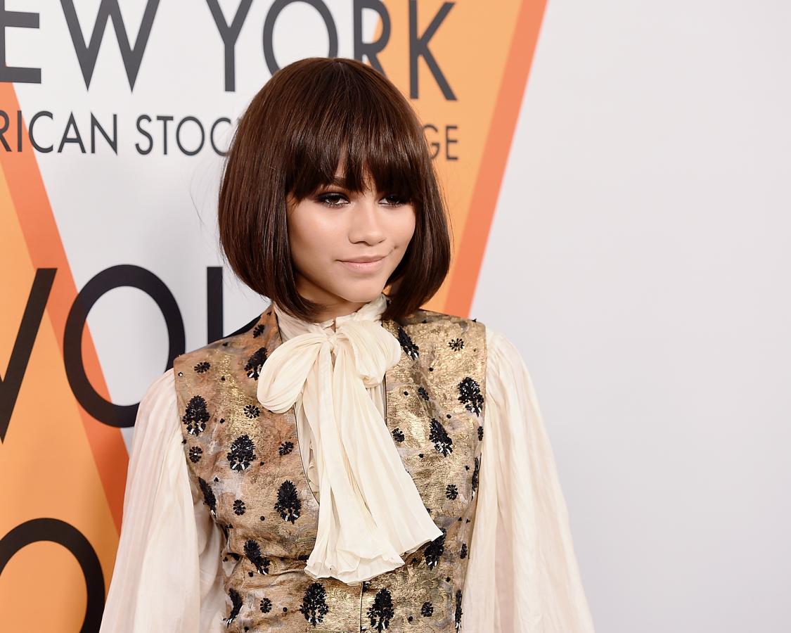 El bob liso con puntas hacia adentro de Zendaya.