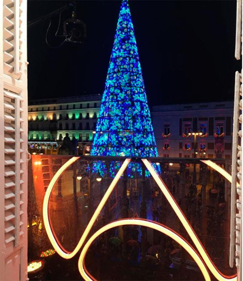 Alberto Chicote optó por compartir esta imagen con el árbol de Navidad de la Puerta del Sol y el logo de Antena 3.