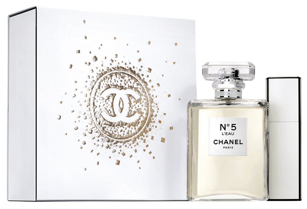Nº 5 L’Eau Noel 2017 (frasco y vaporizador de bolso) de Chanel (170 €).