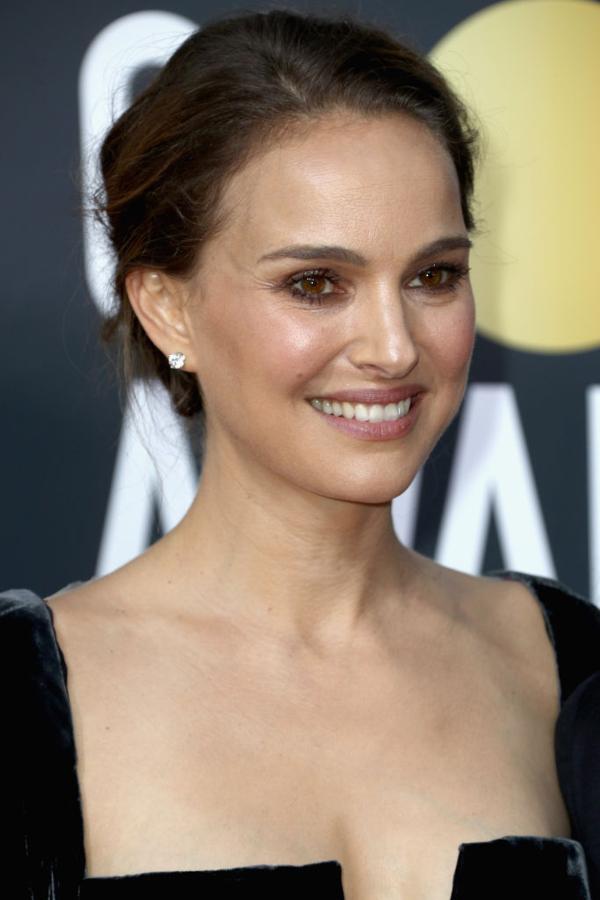 Natalie Portman fue la encargada de decir: "Here are the all male nominees" ("Aquí están todos los nominados, todos hombres"), señalaba la actriz.