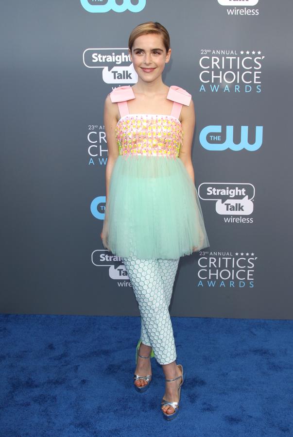 Desde hace varios años, Kiernan Shipka es fiel a Delpozo y lo volvió a demostrar en los Critic's Choice Awards con un look en tonos pastel