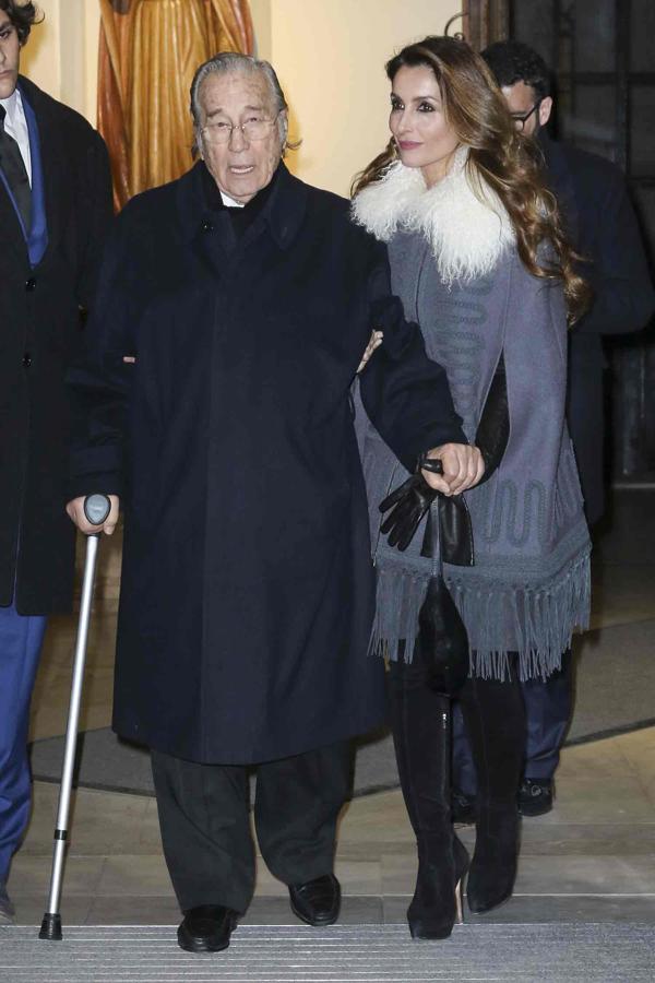 Paloma Cuevas acompañó a su padre, Victoriano Valencia, al funeral de Carmen Franco.
