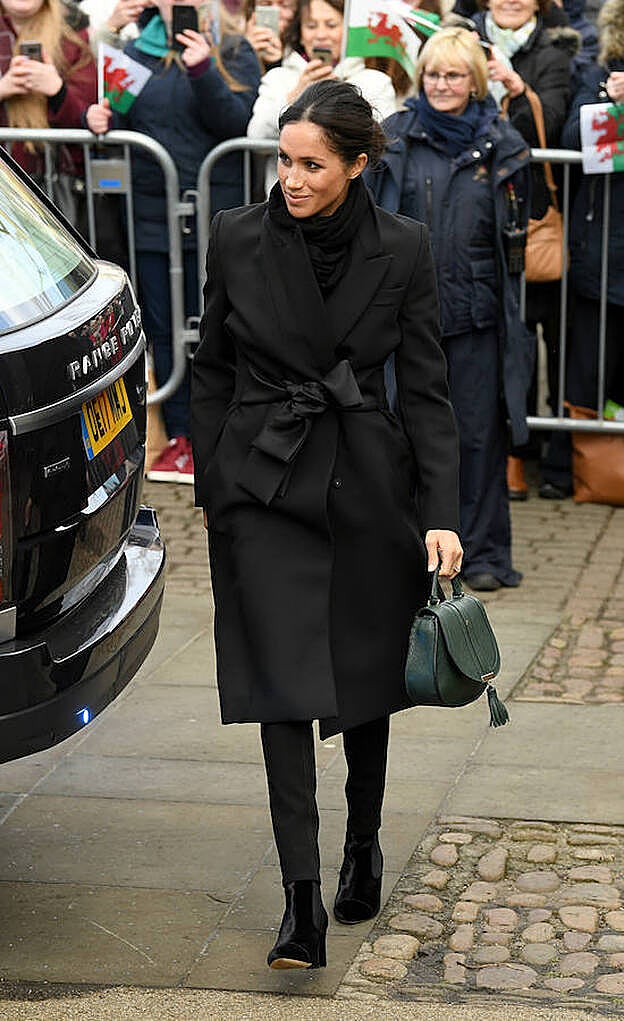 Meghan se resguardó del frío con un abrigo de lana de Stella McCartney