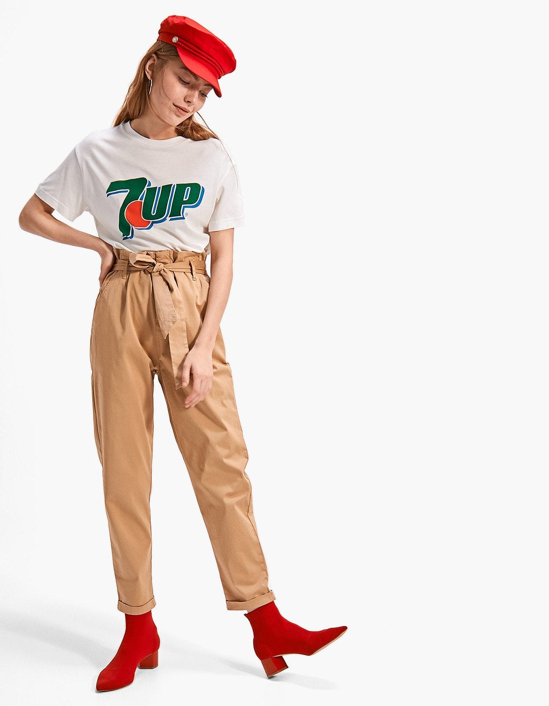 Camsieta blanca con el logotipo del refresco 7up de Stradivarius. Precio: 15,95 euros