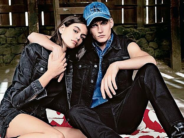 Kaia y Presley Gerber