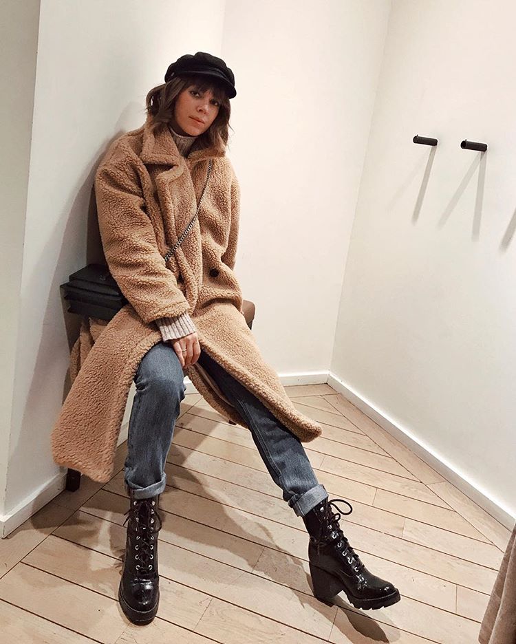 Los abrigos 'Teddy', como el Mango and me, se han convertido en el mejor aliado contra el frío. Max Mara, Zara, Lidl,... no hay firma que no comercialice su modelo.