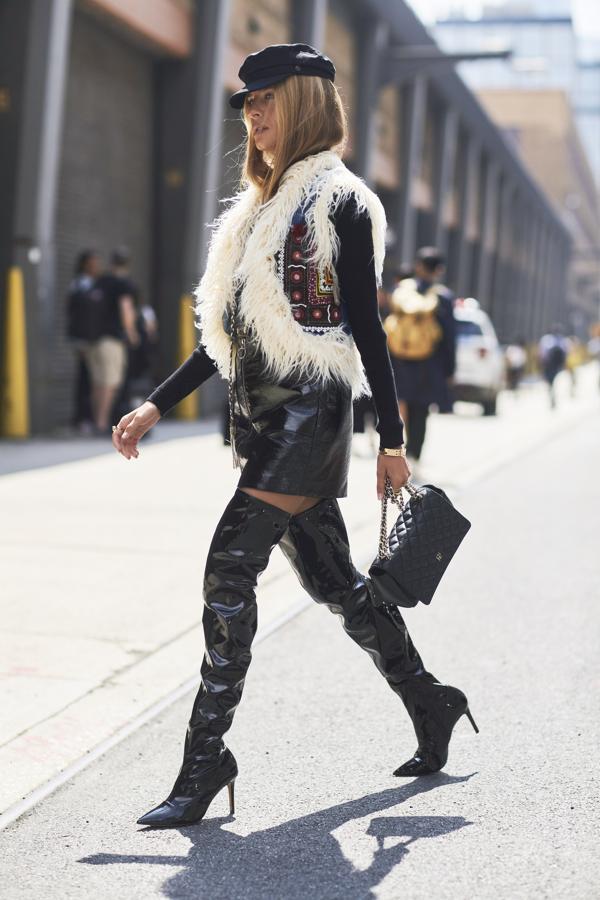 Vístete por los pies con unas botas a la rodilla