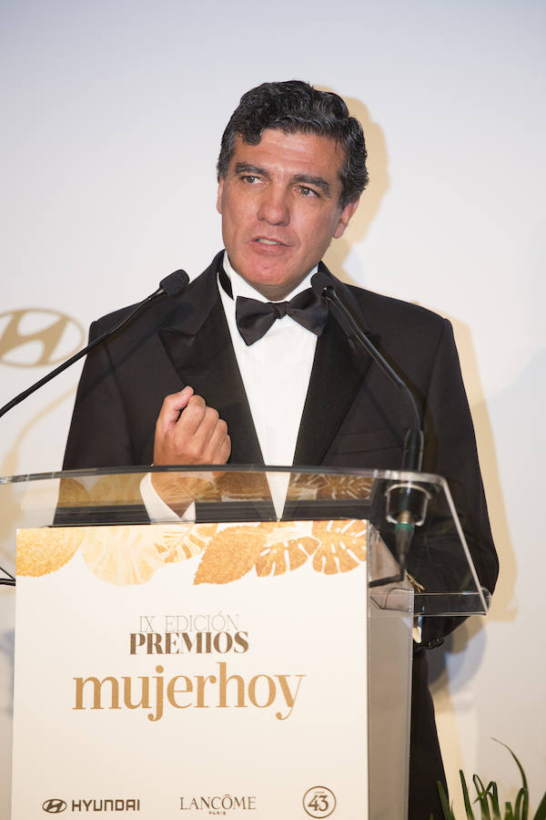 El cardiólogo José Luis Zamorano recibió en la gala de los IX Premios Mujerhoy el Premio al Compromiso Masculino (otorgado en colaboración con la Dirección General de la Mujer de la Comunidad de Madrid).