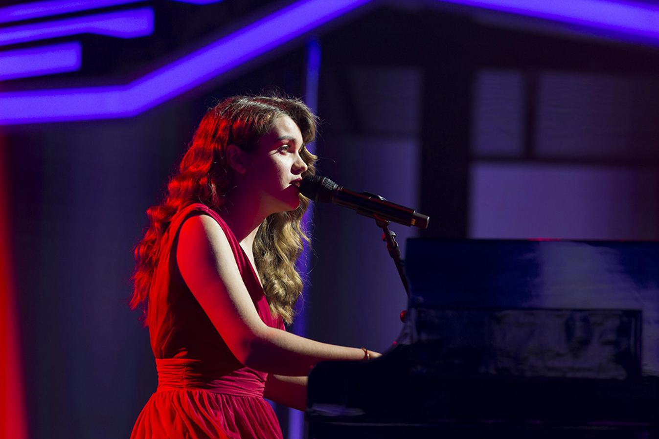 Gala 10: 'Soñar contigo' fue el tema que cantó a piano Amaia.