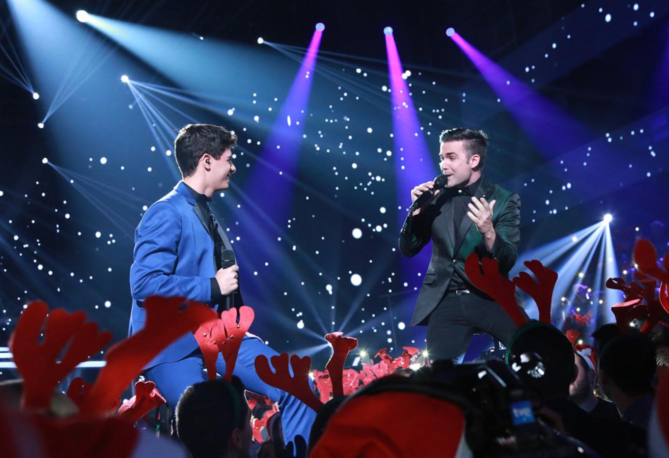 Gala Navidad: Alfred cantó 'Adoro' con Naim Thomas.