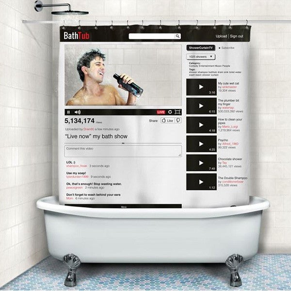 La cortina de ducha perfecta para los más canturrones. ¿Cuántas veces no nos habremos sentido Rafael en una 'gran ducha' en la noche?