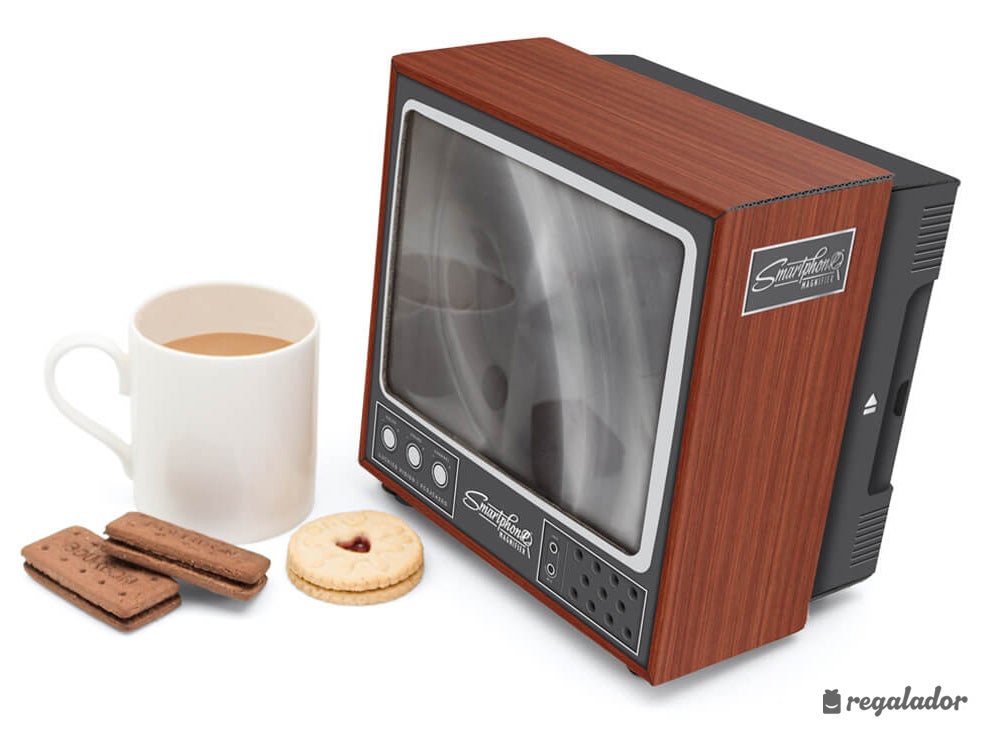 Para esos largos viajes en los que no puede acompañarte el ordenador o la tablet está sin batería, este amplificador de smartphone le va a solucionar todos los problemas. ¡Que Netflix no pare!