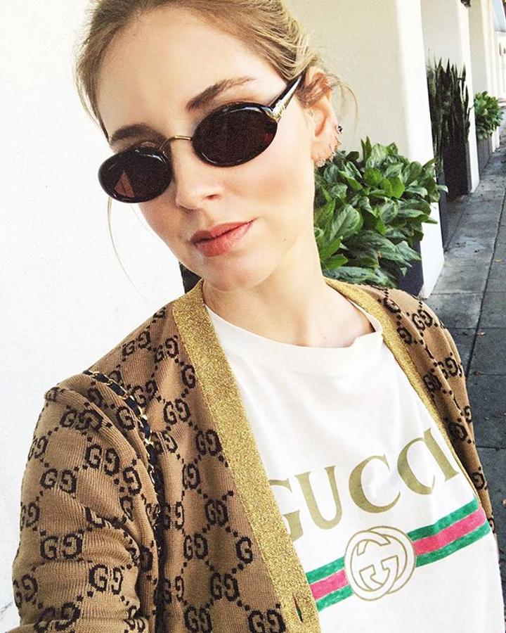 El cardigan de jacquard de Chiara Ferragni no está a la venta aun en España, pero si nos guiamos por la web de Estados Unidos, la bloguera pagó por el 1500 dólares
